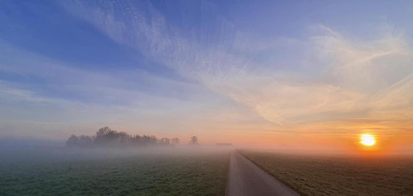 Het Kleine Paradijs Easterein Buitenkant foto